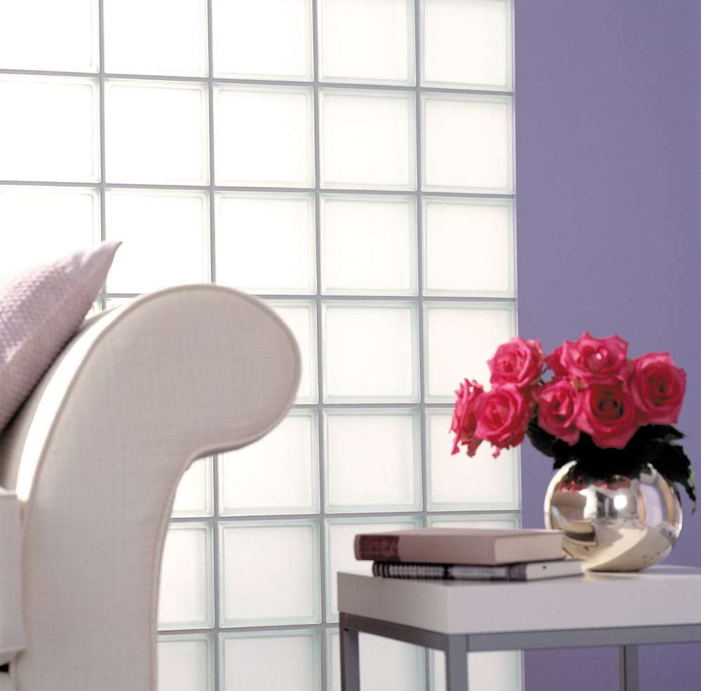 SOFT COLORS AND DIFFUSED LIGHT