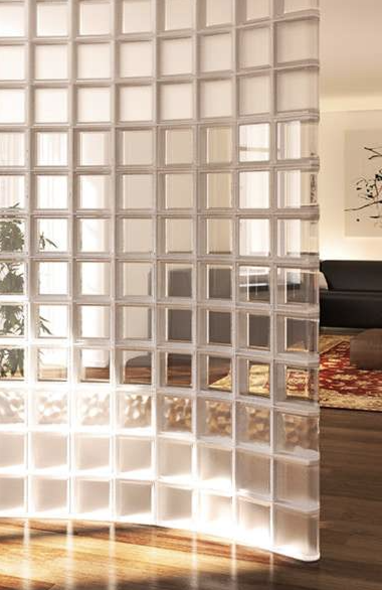 CLASSIC AND TRANSPARENT